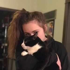 Meet your Posher, Ella